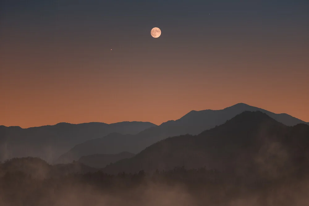 Harvest Moon - fotokunst von AJ Schokora