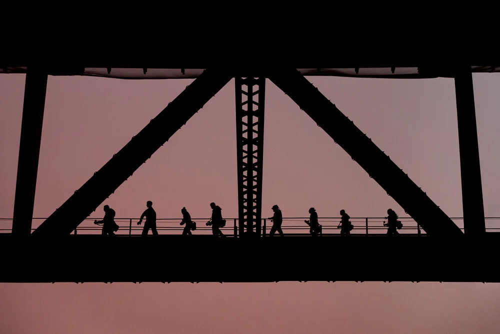 Bridge Walk - fotokunst von AJ Schokora