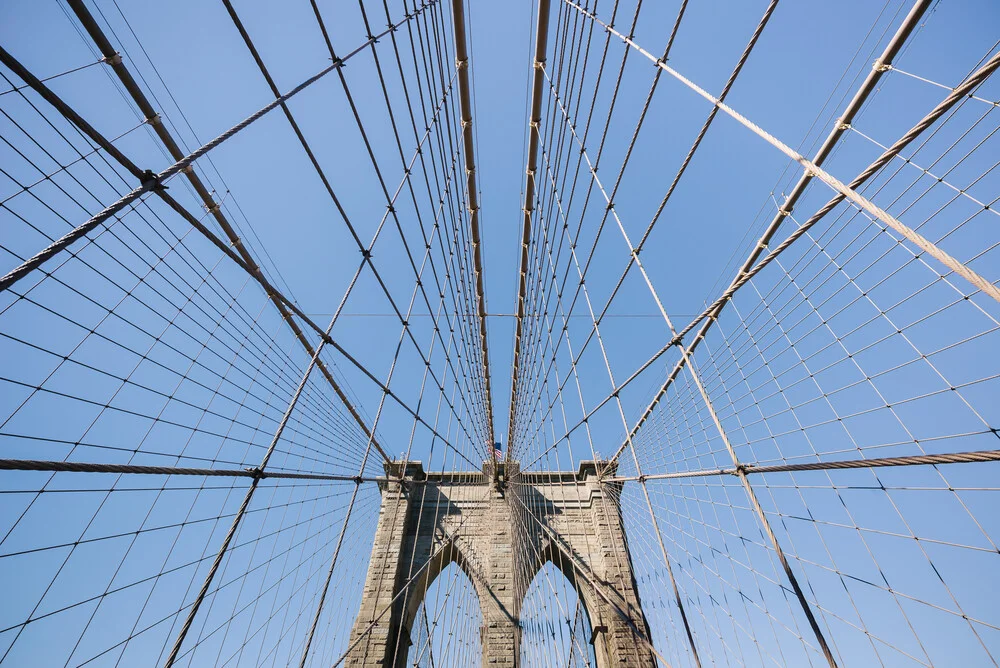 Brooklyn Bridge - fotokunst von AJ Schokora