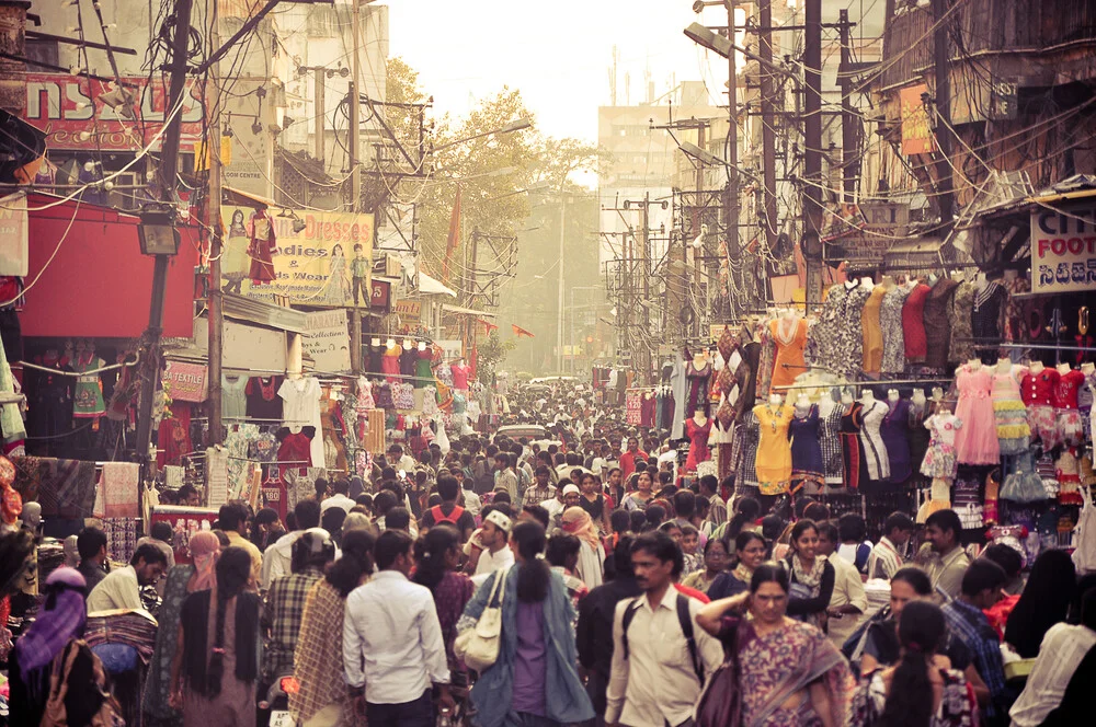 Hyderabad Old City Market - fotokunst von Keerthi Kiran Bandru