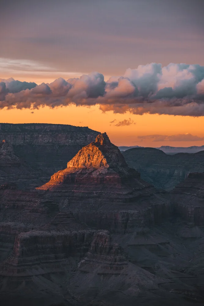 illuminated peak - Fineart photography by Leander Nardin