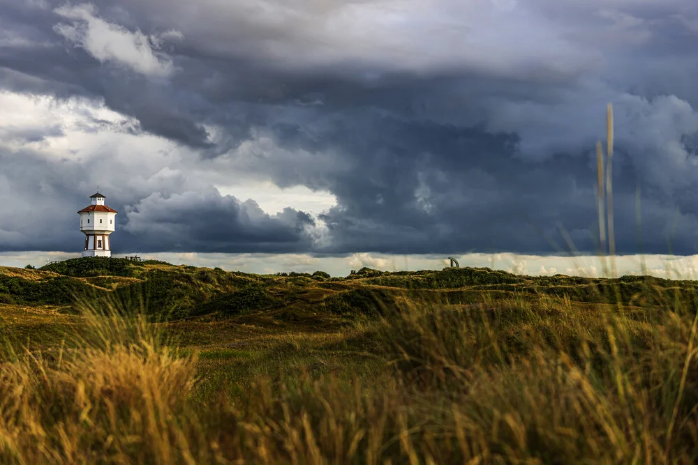 Landschaft mit Wasserturm auf Langeoog A - fotokunst von Franzel Drepper