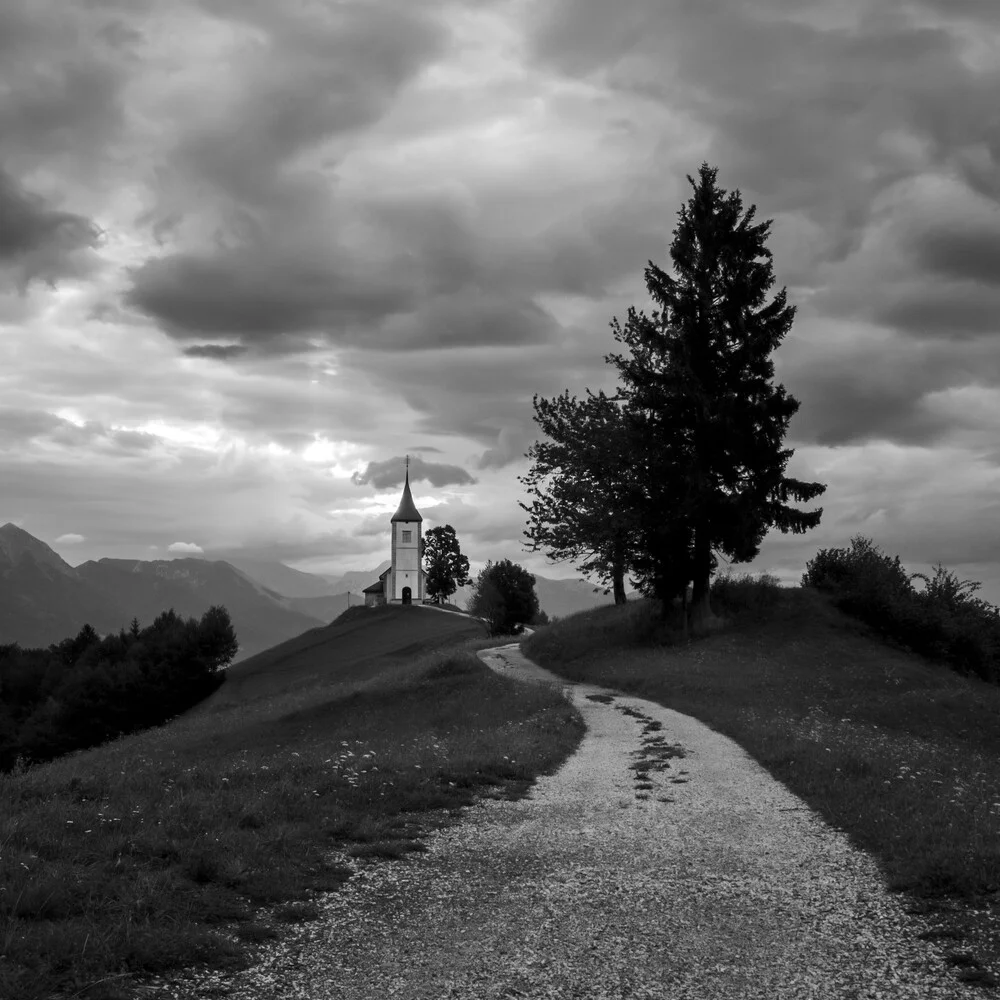 Kirche der Hl. Primus und Felicianus - fotokunst von Christian Janik