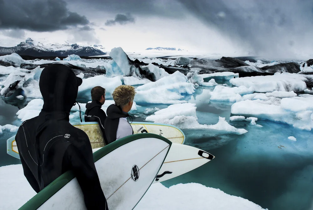 SURFING ICELAND - Fineart photography by Lars Jacobsen