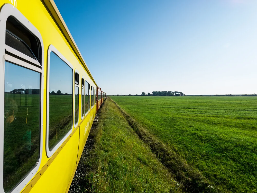 Sande #9 - Die Langeooger Inselbahn - fotokunst von Vision Praxis