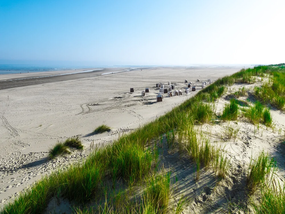 Sande #15 - Strand auf der Noordseeinsel Spiekeroog - Fineart photography by Vision Praxis