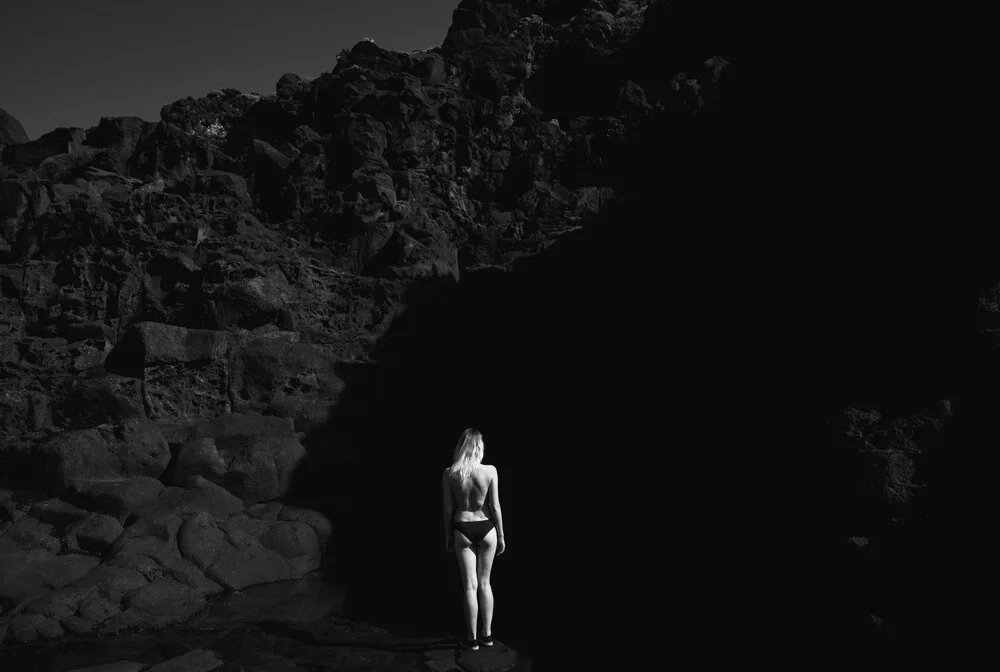 Dark Shadows - fotokunst von Linas Vaitonis