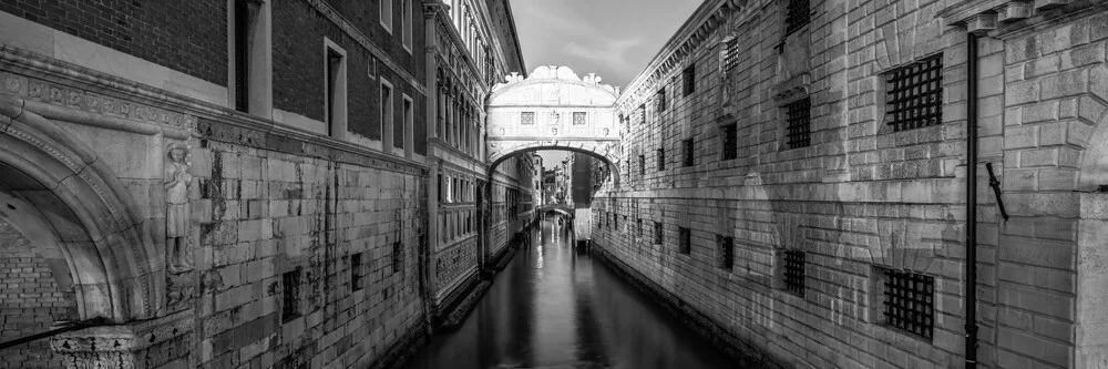 Seufzerbrücke in Venedig - fotokunst von Jan Becke