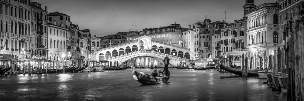 Panorama der Rialtobrücke am Abend - fotokunst von Jan Becke