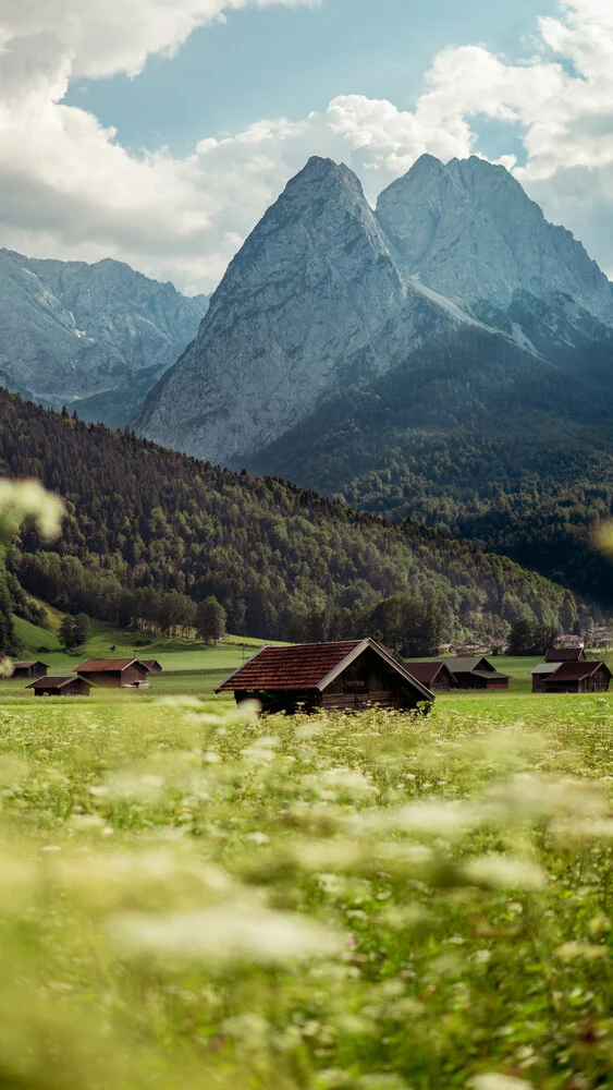 Heuschober am Waxenstein - fotokunst von Marius Meisinger