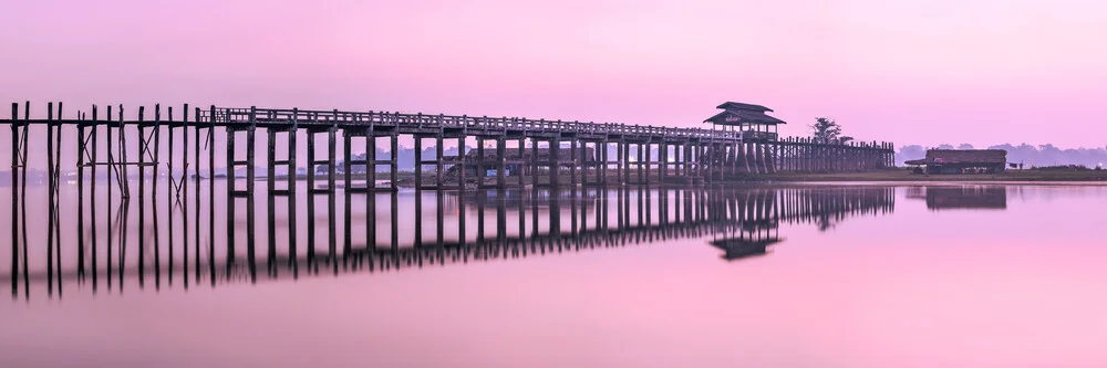 U-Bein-Brücke am Taungthaman-See in Myanmar - fotokunst von Jan Becke