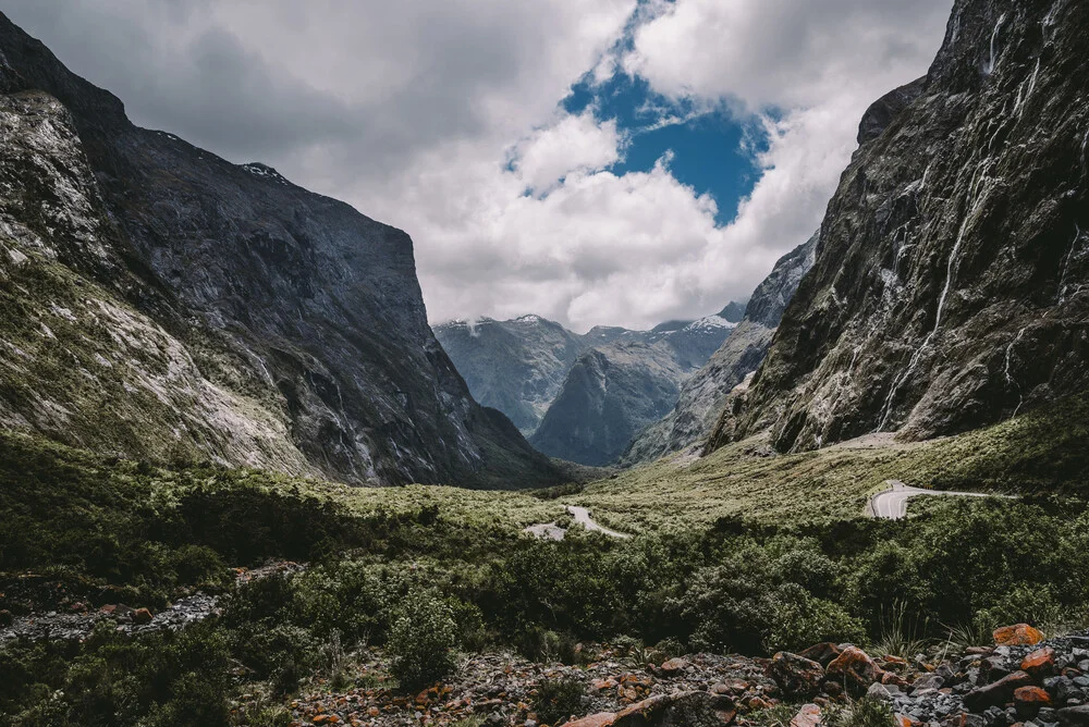 Fjordlandschaft Neuseelands - fotokunst von Jessica Wiedemann