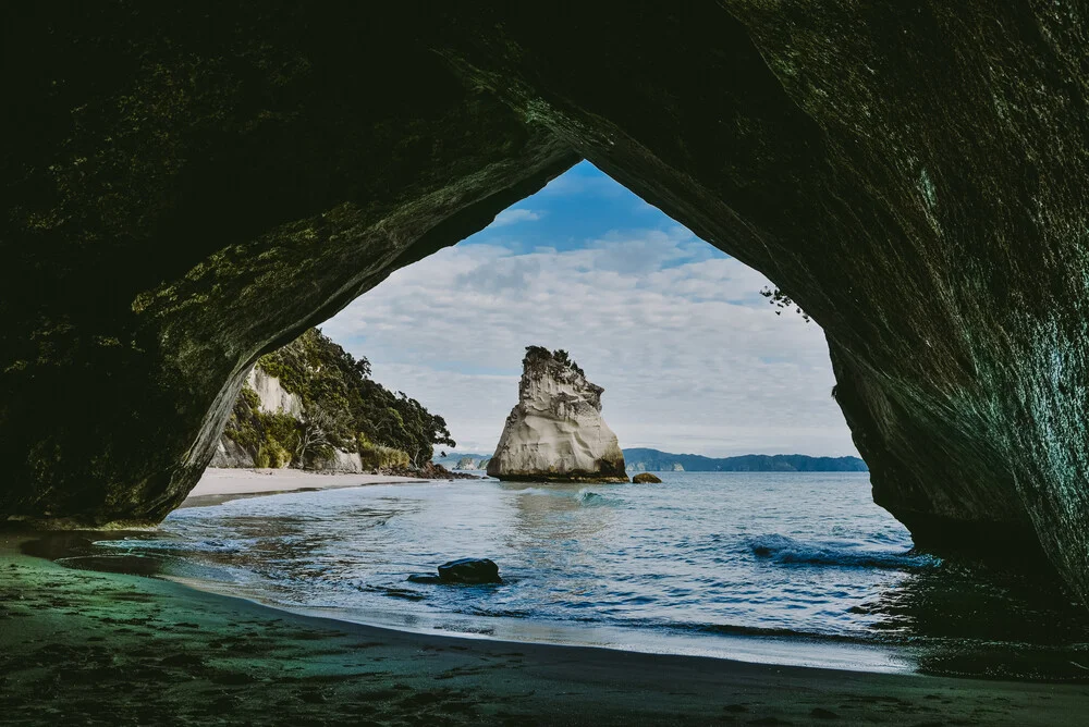 Cathedral Cove Neuseeland - fotokunst von Jessica Wiedemann