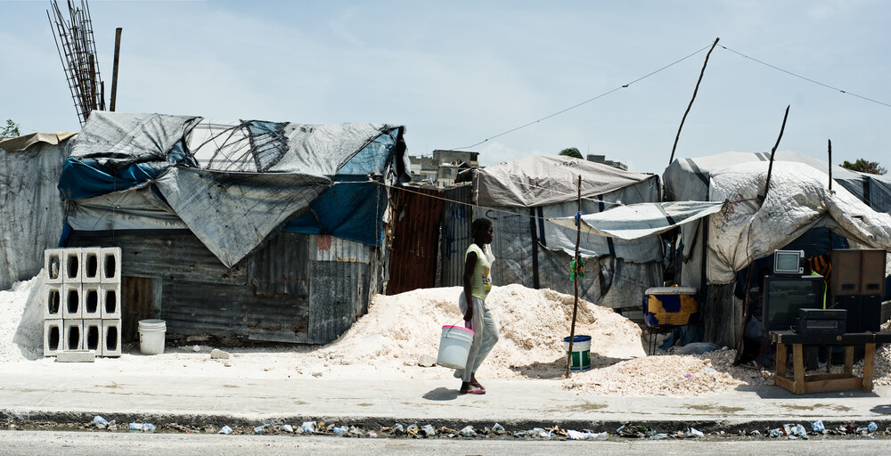 Strassenszene Port au Prince - fotokunst von Michael Wagener