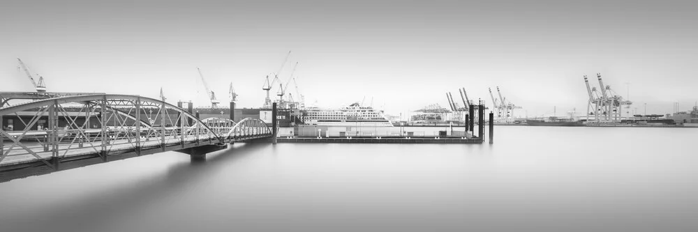 Hamburg Hafenansicht - fotokunst von Dennis Wehrmann