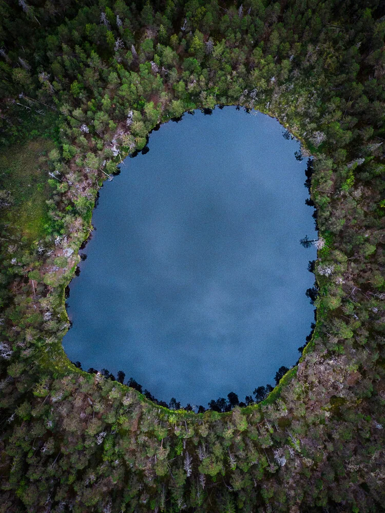 Lake in the middle - fotokunst von Daniel Öberg