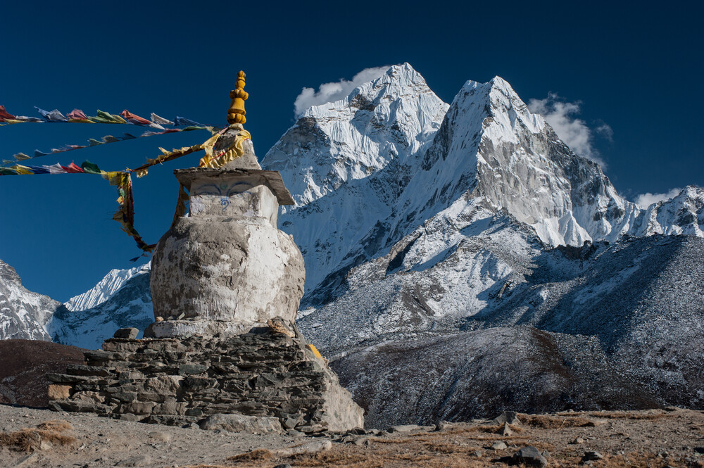 Stupa vor dem Ama Dablam - Fineart photography by Michael Wagener