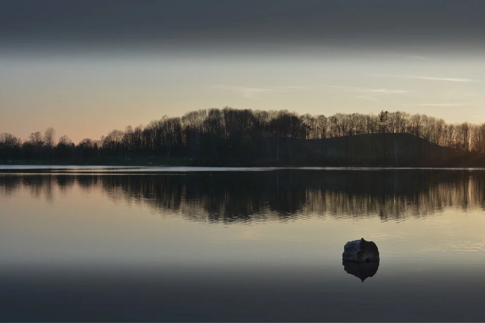 Stille am See - fotokunst von Lena Weisbek