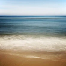 Photo art by Manuela Deigert: gentle summer waves at the beach