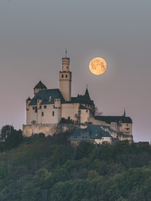 Philipp Heigel, Moonrise above Marksburg, Germany. (Deutschland, Europa)