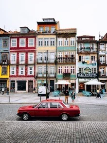 Colorful photo by André Alexander: old town of Porto with charming houses