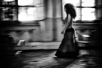 Photo art by Massimiliano Sarno: blurred portrait of a woman with curly hair