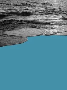 Blue Minimal Sea - fotokunst von Daria Wi