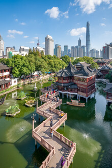 Jan Becke, Shanghai Yu Yuan Gärten und die Skyline von Pudong (China, Asien)