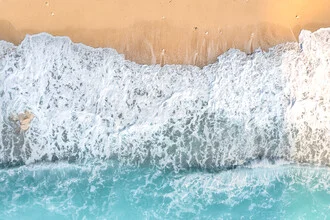 Photo art by Miro May: relaxed view of a Mediterranean beach with gentle waves.