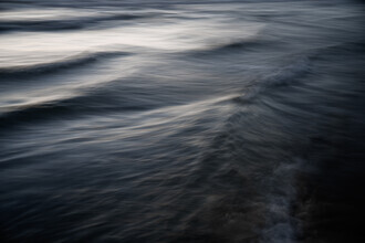 Tal Paz-fridman, The Uniqueness of Waves XXXIV