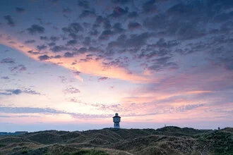 Fotokunst von Jan Becke: Sonnenaufgang über dem Wasserturm auf Langeoog