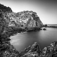 Photo art by Jan Becke: Manarola on the Cinque Terre with colorful houses by the sea