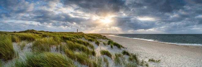 Fotokunst von Jan Becke: Sonnenuntergang über dem Nordseestrand auf Sylt