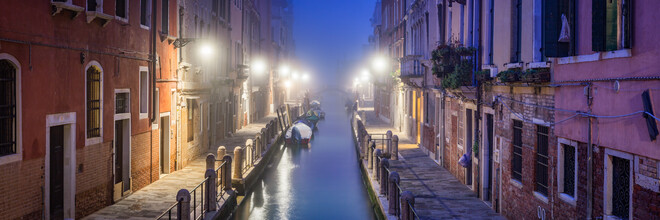 Jan Becke, Small canal in Venice in the early morning (Italy, Europe)