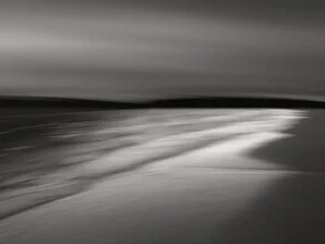 Photo art by Lena Weisbek: abstract black-and-white beach scene with a calm atmosphere