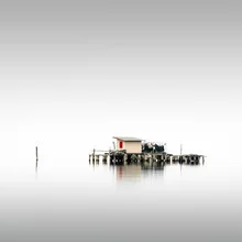 Fotokunst von Ronny Behnert: ruhige Winterlandschaft mit Nebel und Wasserreflexionen