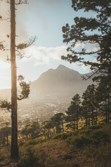Philipp Heigel, Hazy sunrise above the city. - Südafrika, Afrika)