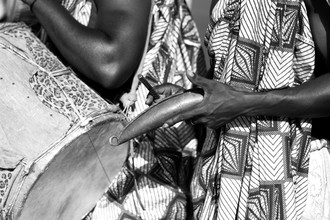 Lucía Arias Ballesteros, Atoke instrument -Cultural Group of the Centre for National Cult - Ghana, Afrika)