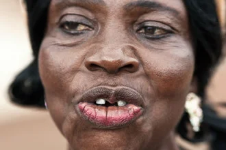 Photo art by Lucía Arias Ballesteros: Woman in Domeabra village in the Ashanti Region