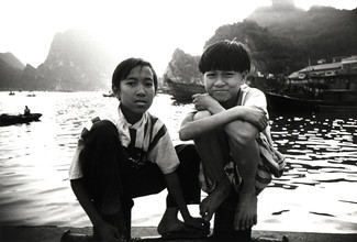 Jacqy Gantenbrink, Two Boys in Vietnam - Vietnam, Asien)