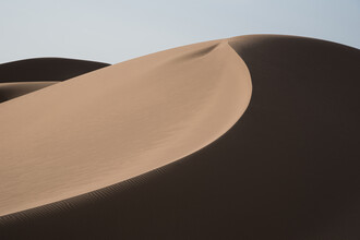 Photolovers ., In the shadow of a sand dune (Iran, Asia)