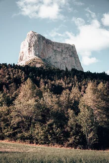 Photo art by Eva Stadler: rock formation in autumn, calm and inviting.