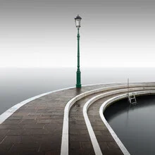 Wandbild von Ronny Behnert: ruhige Landschaft mit Nebel über dem Wasser in Venedig