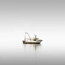 Photo art by Ronny Behnert: minimalist image of a boat in Venice