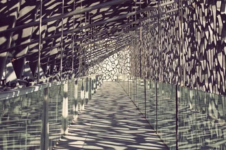 Fotokunst von Michael Belhadi: modernes Bild des Mucem in Marseille