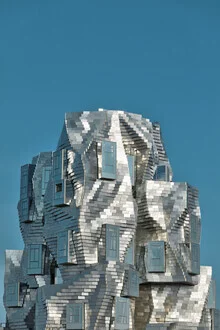 Fotokunst von Michael Belhadi: ruhige Architekturaufnahme eines modernen Gebäudes