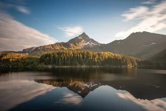 Photo art by Sebastian Worm: serene lake landscape in the Lofoten, Norway