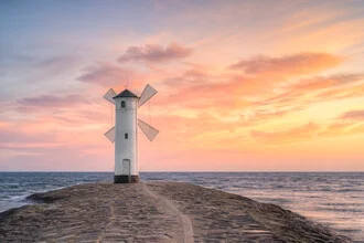 Fotokunst von Michael Valjak: Mühlenbake in Swinemünde bei Sonnenaufgang