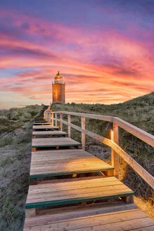 Fotokunst von Michael Valjak: Rotes Kliff auf Sylt im Abendlicht.