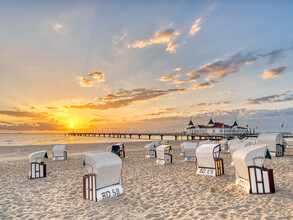 Michael Valjak, Seebrücke Ahlbeck auf Usedom bei Sonnenaufgang